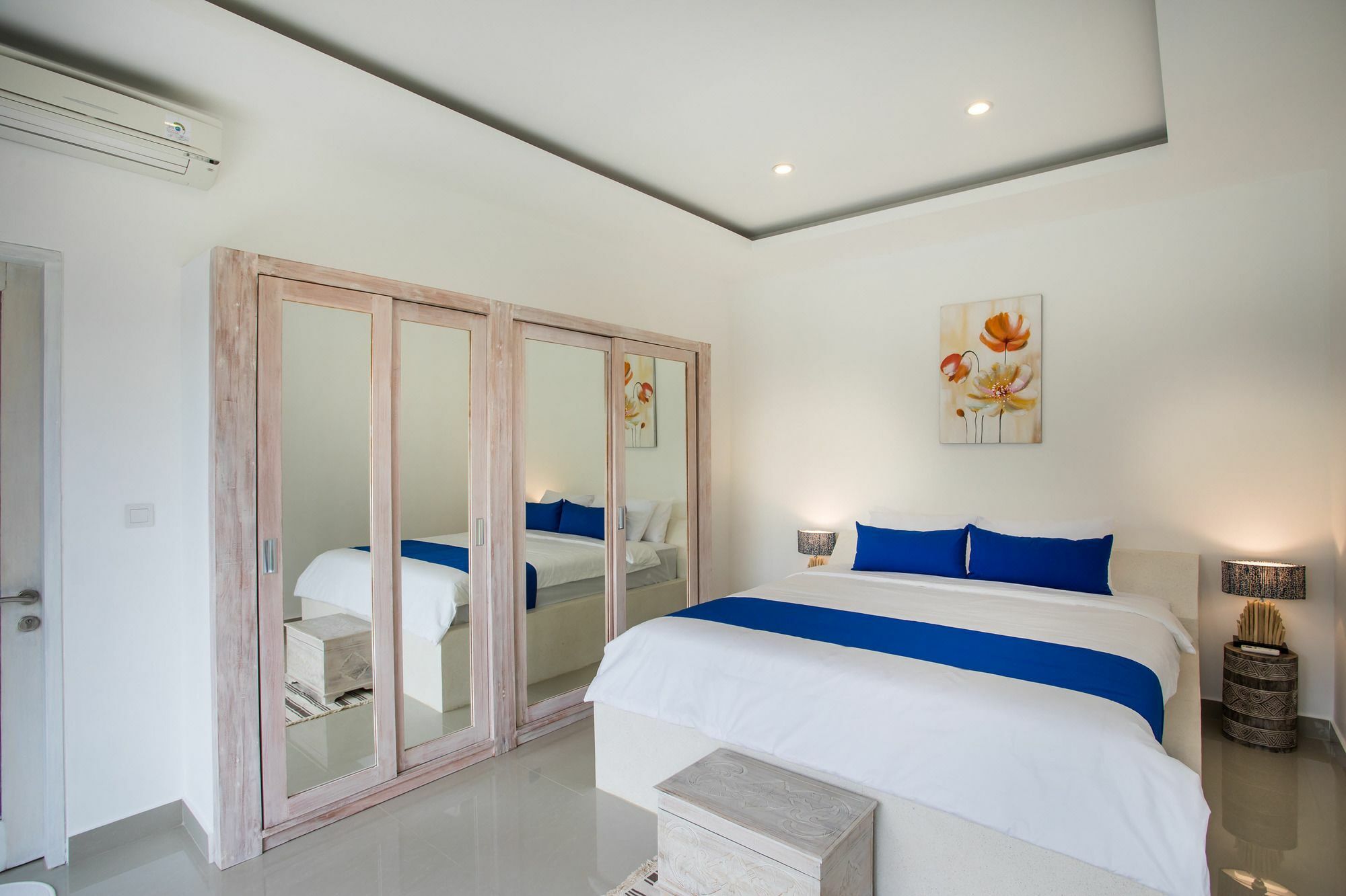 Villa Holyfat
