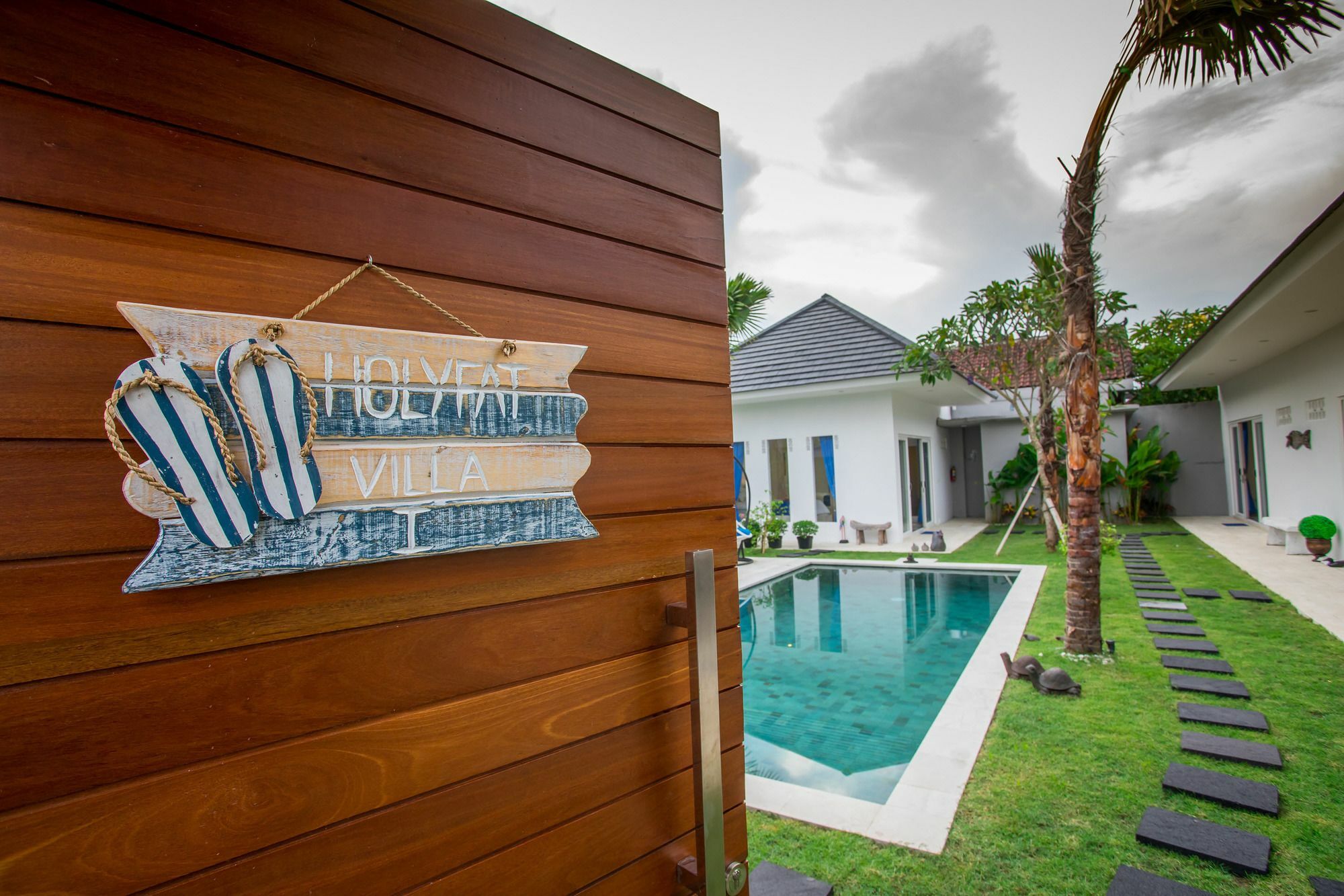 Villa Holyfat